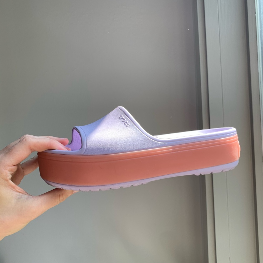 NWOT Cute Women’s Platform Crocs